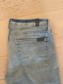 7 for all Mankinds ljusblå lågmidjade skinny jeans