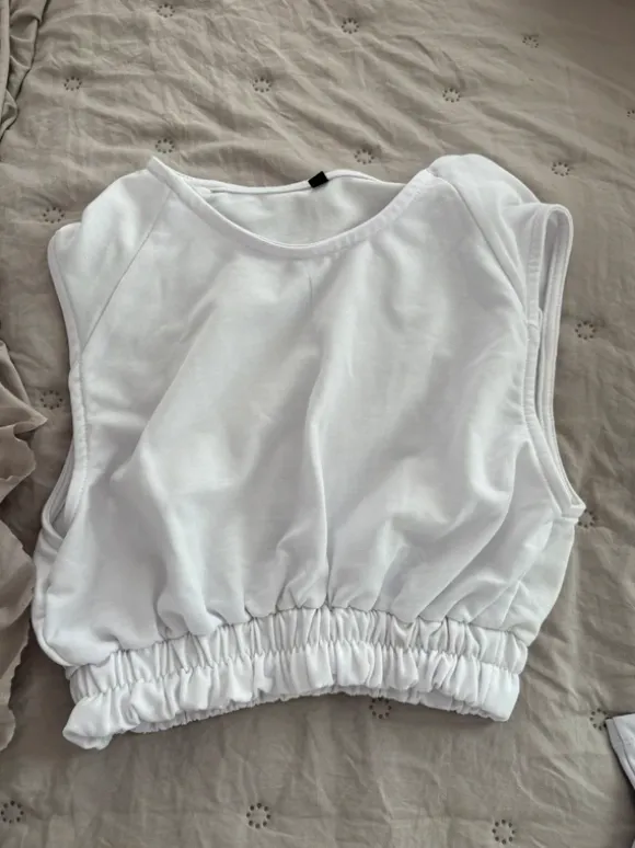 🤍 Vit tvådelad outfit – topp & kjol/ storlek S/M
