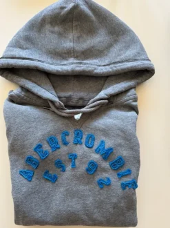 Abercrombie & Fitch Hættetrøje