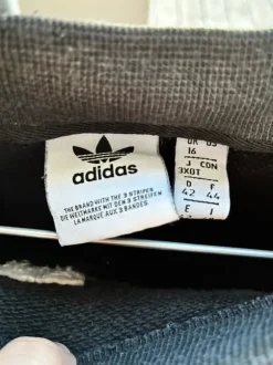 Adidas sweat