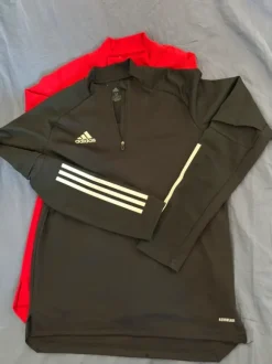Adidas tröjor
