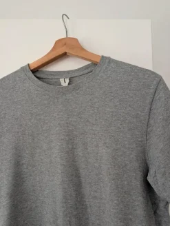 Arket t shirt size M