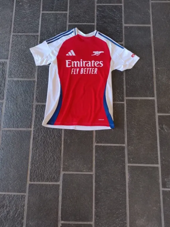 Arsenal trøje fra 24/25 sæson