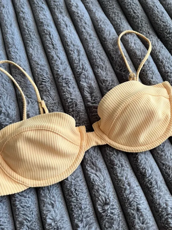 Asuyama bikinit