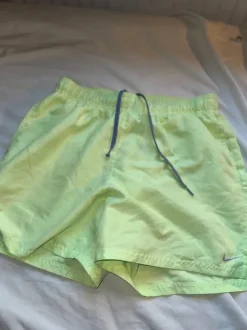Badbyxor från Nike