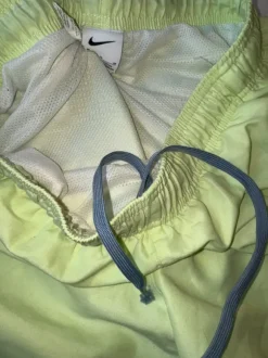 Badbyxor från Nike