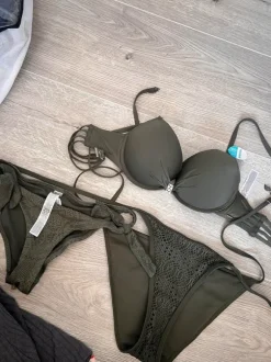 Bade sæt med 2 forskellige underdele