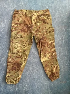 Baggy camo pants