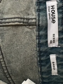 baggy jeansy