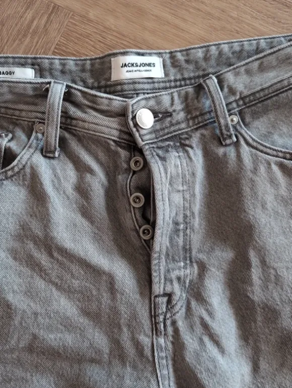Baggy shorts