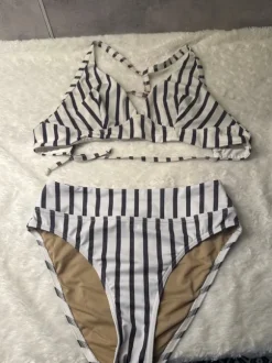 Bathing suit