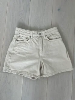 Beiga shorts