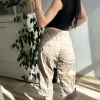 beżowe rybaczki capri pants cargo 3/4 z dużymi kieszeniami