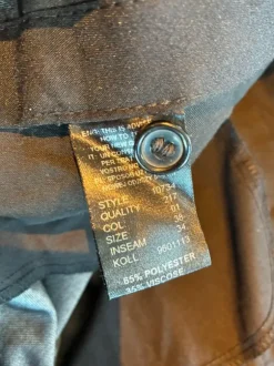 Bertoni bukser – grå med let blank skær