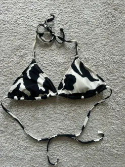 Bikini top med ko print