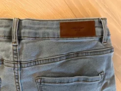 Blå jeansshorts från vero moda
