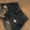 Blå Levis shorts w23