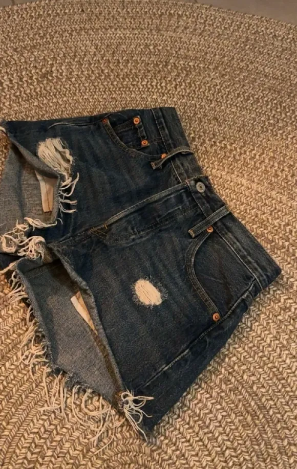 Blå Levis shorts w23