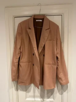 Blazer / kavaj från NA-KD storlek 36 (oversized)