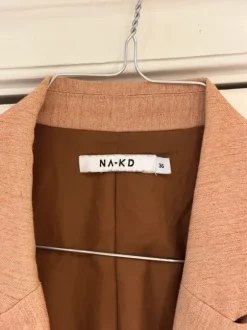 Blazer / kavaj från NA-KD storlek 36 (oversized)