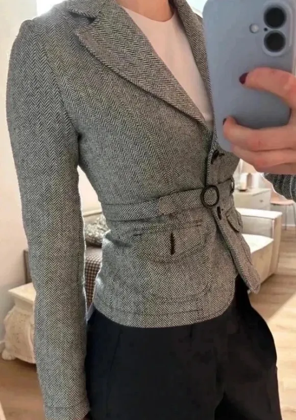 Blazer med bæltedetalje