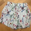 Blomstrede shorts