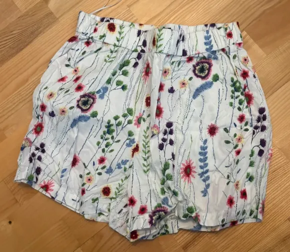 Blomstrede shorts