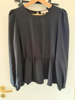 Blus från Only storlek medium jättefint skick