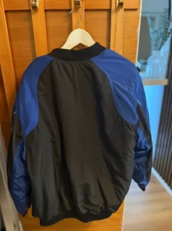 bomberjacka från H&M – svart/blå