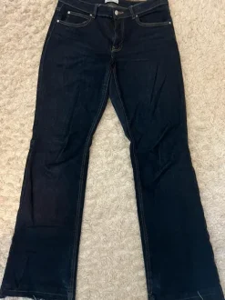 Bootcut jeans