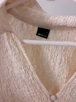 Bubblig topp Gina