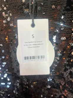 Byxdress med paljetter, Vanessa Moe