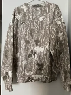 Camo sweatshirt
