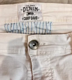 Camp David szorty chinosy