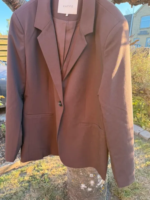 Chokoladebrun blazer fra Kaffe str 44