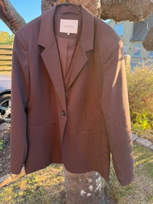 Chokoladebrun blazer fra Kaffe str 44