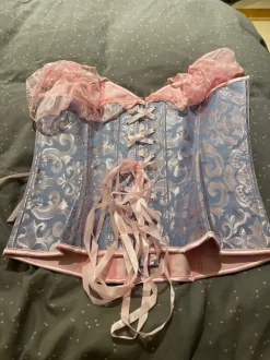 Corsage lilla og lyserød