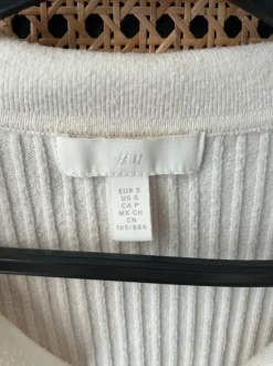 Cremefärgad kortärmad topp med krage H&M