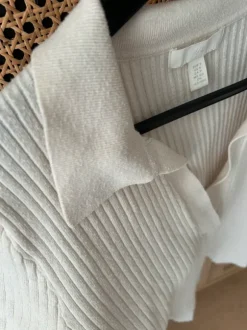 Cremefärgad kortärmad topp med krage H&M