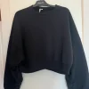 Cropped sweatshirt