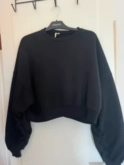Cropped sweatshirt