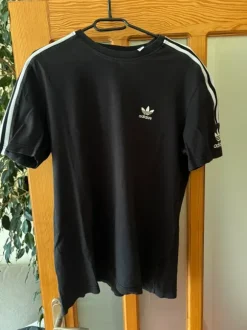 Czarna koszulka adidas jak nowa