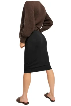 Czarna spódnica ciążowa marki ASOS Maternity