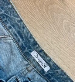 Design by si star jeans