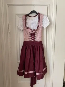 Dirndl (klänning till oktoberfest)