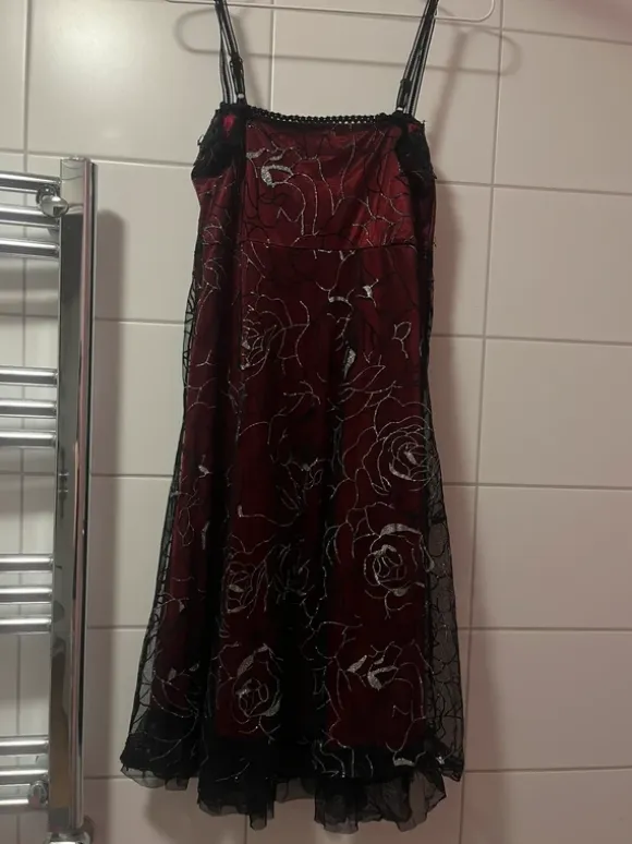 Dress with pretty details