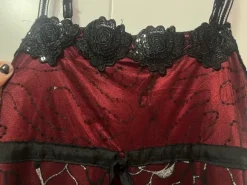 Dress with pretty details