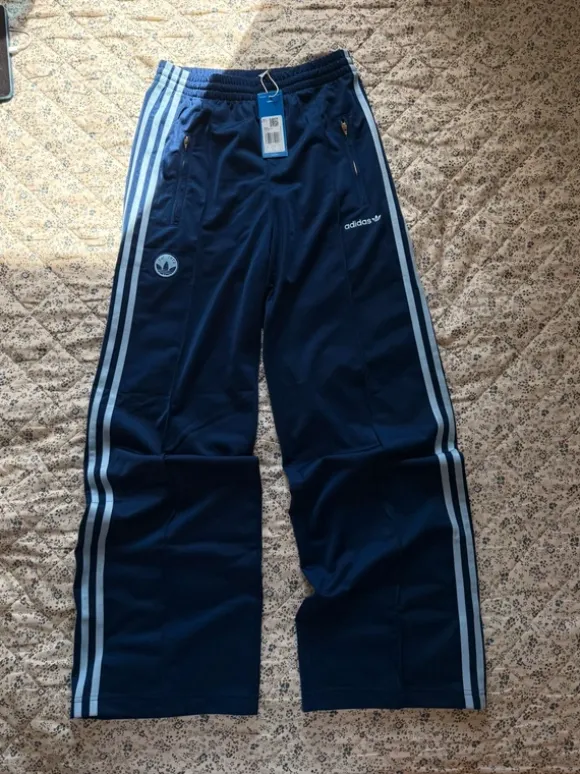 Dresy adidas z metką.