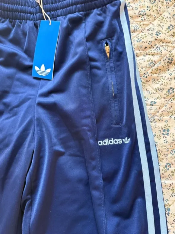 Dresy adidas z metką.