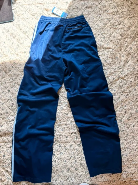 Dresy adidas z metką.